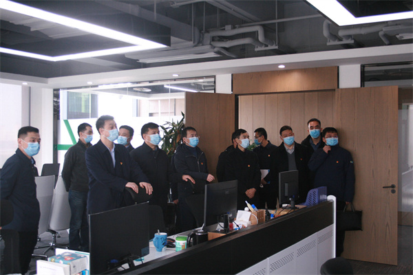 省国资委党委委员、驻委纪检监察组组长贺向东到秦创原平博集团立异中心调研