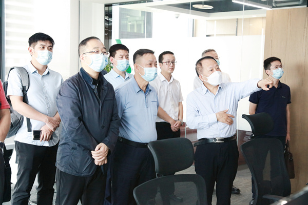 海南省政协副主席、民进海南省委会主委史贻云到秦创原平博集团立异中心调研